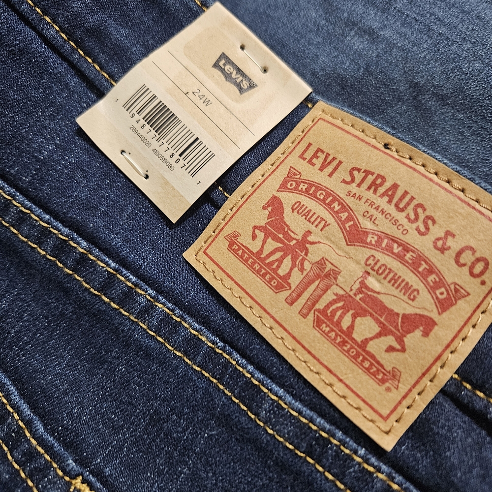 Levi's Women's Dark Blue Boyfriend Jeans - Picture 4 of 8